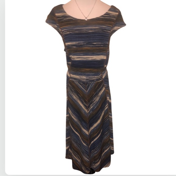 Signature by Robbie Bee Dresses & Skirts - 👇🏻$Reduced to lowest price. Signature byRobbie Bee striped w/warm colors dress